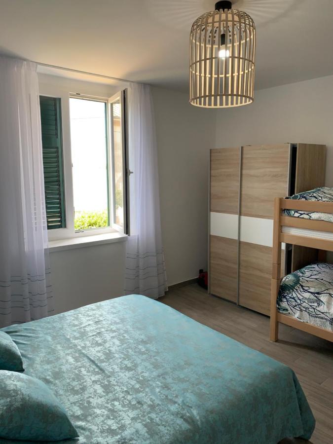 Apartman Viskovic Koromačno Exterior foto